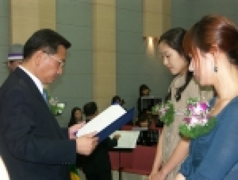 청주대학교 개교 58주년 기념식이 6월 3일 오전 11시 김윤배총장과 교직원, 김천호교육감 등 각급 기관장이 참석한 가운데 청주대 본관 세미나실에서 열렸다. 기념식에서는 청석학술상, 근속 교직원, 유공직원, 모범학생에 대한 표창과 해외유학생에 대한 장학증서수여, 학군단장에 대한 공로상 시상이 있었다. 김윤배총장은 기념사를 통해 격변하는 시대요구에 부응하는 청주대학교로 발전시키기 위해 지속적인 개혁을 추진하겠다고 밝히고 구성원의 동참과 지역사회의 성원을 부탁했다.