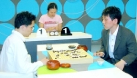 이창호9단과 안조영 8단의 대국 후 복기장면