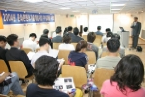고려대 김창헌 교수가 ‘청각 장애아동을 위한 애니메이션 제작기술’ 을 시연하고 있다