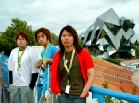 작년도 ESWC2004 본선에 진출했었던 조대희, 천정희, 김동문 선수(좌부터) 모습
