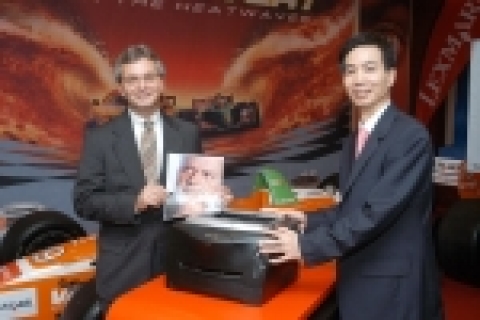 한국 렉스마크 대표이사 윤상태 사장과 렉스마크 아시아 태평양지역 PS&SD 사업부 총괄 에디 노엘 부사장