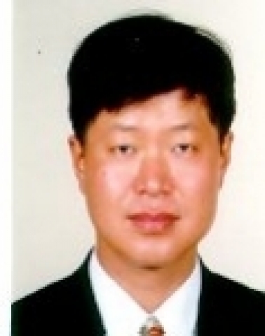 하나은행은 김진성56년생(49세) 부행장보를 기업고객사업본부를 총괄하는 부행장으로 발탁하였다.