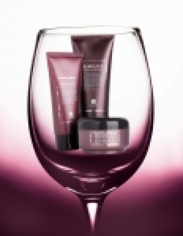 토털 웰빙 화장품 브랜드 코스메틱넷(www.cosmetic.net)에서 집에서 간편하고 안전하게 할 수 있는 홈 필링 제품인 ‘보르도 스킨스케일링 라인’을 출시했다.