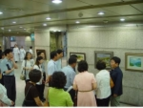 서울특별시 시설관리공단은 6월 16일(木)부터 한달 동안장묘사업소 승화원(화장장) 1층 특별전시장에서 고인과 추모객을 위한 미술전을 개최한다.