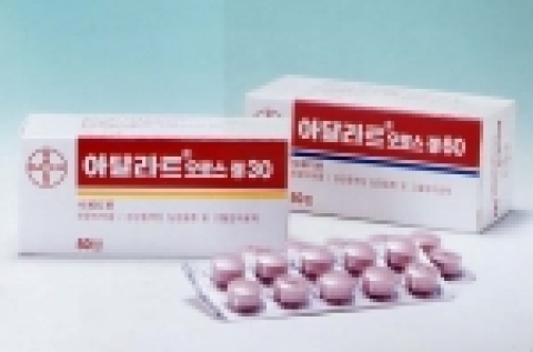 이탈리아 밀라노에서 열린 제 15회 유럽고혈압학회 기간 중에 있었던 바이엘 헬스케어의 기자회견에서 전문가들은 니페디핀의 효과와 고혈압 환자에 대한 치료경향에 대해 논의했다