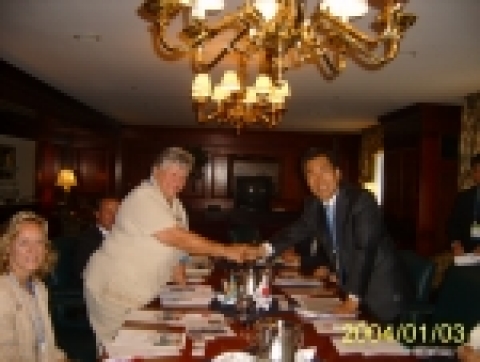 안상수 인천광역시장은 2005년 6월 19일 오후 1시 (미국현지시간)에 미국필라델피아시에서 미국 델라웨어(Delaware)주 루스 앤 미너 (Ruth Ann Minner)주지사를 만나  델라웨어주와 인천광역시간의 상호협력방안을 논의하였다.