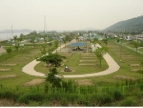 상암동 월드컵경기장 인근 한강수변에 자리잡은 한강시민공원의   『난지캠핑장』