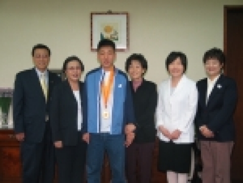 새세대육영회를 방문한 배형진군