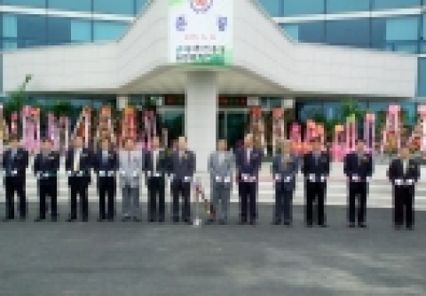 농촌진흥청 농업공학연구소는 2005년 6월 22일  새롭게 신축된 종합연구동 앞에서 농촌진흥청 차장을 비롯한 각급 기관장과 전임 소장, 학계 및 원로선배, 산업계 및 관련기관 관계자 등 300여명을 초청하여 그동안 연구소의 숙원사업이었던『종합연구동』준공식을 개최하였다.