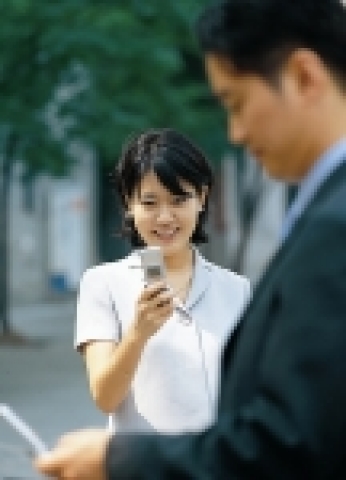 SK텔레콤의 미디어 매체대행사인 ‘에어크로스(대표 양범준, www.aircross.com) ’가 7월 초 SK텔레콤 비즈링 설정자 중 542명을 대상으로 비즈링 통화대기시간을 조사한 결과 평균 15.47초의 통화 대기시간이 소요되는 것으로 파악되었다.