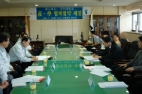 전주대(총장 이남식)는 7월 12일(화) 오후 4시 본부 접견실에서 양 기관의 임원 20명이 지켜보는 가운데 (주)에니에스(대표 이상원)와 산학협력 협약을 체결했다.