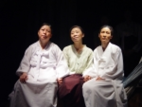 과거 위안부였던 세 할머니(좌로부터 박순자, 김윤이, 이복희)