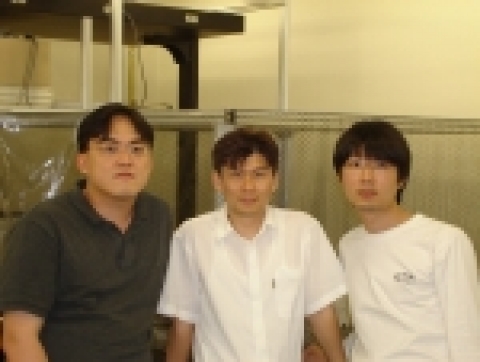 연구팀 사진(좌로부터 김태규 박사, 이효철 교수, 이재혁씨)
