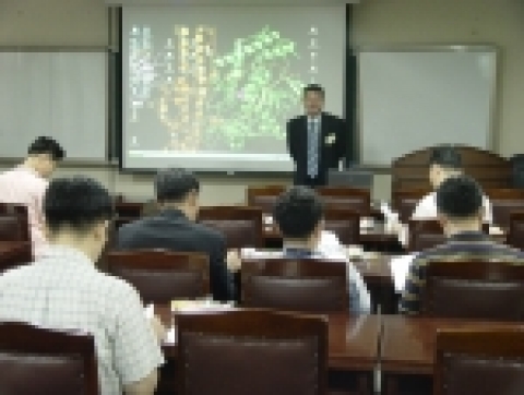 경남 차세대 생명기술연구회(회장 정강원·경상대학교 생화학과)는 7월 15일 오후 2시 경상대학교 자연과학대학 4호관 5층 대강의실에서 2005년도 심포지엄을 개최한다. 사진은 지난해 9월 3일 창립식 모습.