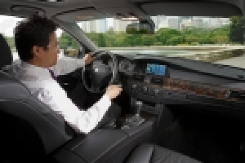 BMW 그룹 코리아(대표 김효준)는 기존 520i 모델을 대신할, 차세대 엔진이 장착된 뉴 523i을 7월 20일 국내에 첫 출시한다.