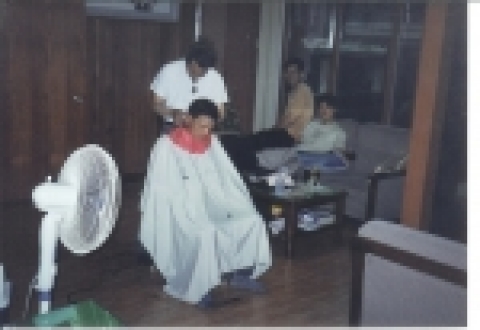 한국갱생보호공단 서울북부지부 도봉출장소에서 지난 7월 22일 유병곤 헤어매직 대표가 숙식보호대상자에게 무료 이용봉사를 실시하였다.