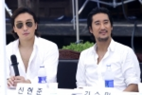 실제로는 단짝 친구, 극 중에선 형제로 출연하는 탁재훈, 신현준