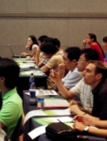 7월 26일 화요일, 코엑스 그랜드 볼룸에서 마이크로소프트 Xbox 360 게임 개발자 컨퍼런스, 'XFest Korea 2005'가 약 250여명 이상의 개발자들이 참석한 가운데 성황리에 개최되었다.
