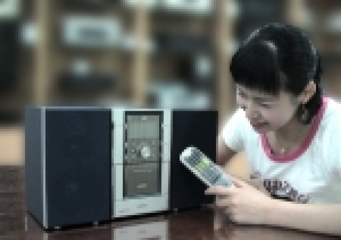 일반 오디오 CD는 물론이고 CD-R, CD-RW외에 MP3 파일로 저장된 CD까지 재생이 가능한 새로운 스타일의 마이크로 콤포넌트 인켈 P455