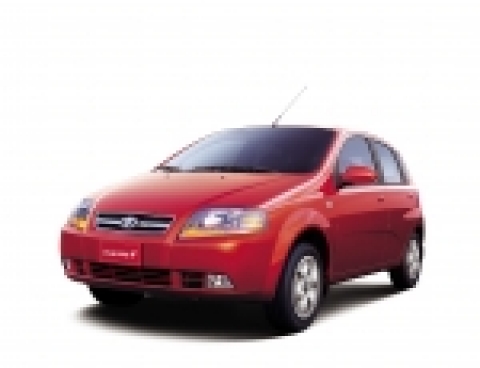 지엠대우오토앤테크놀로지(이하 GM DAEWOO)가 한층 더 젊고 세련된 디자인을 갖춘 ‘2006년형 칼로스’를 개발, 8월 1일부터 판매에 들어갔다.