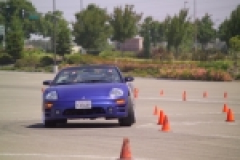 한국타이어는 2일 자사가 후원하는 북미 최대 규모의 모터스포츠 경기인 USTCC(United States Touring Car Campionship, 이하 USTCC)대회 기간 중 이벤트로 VIP 고객, 딜러, 언론사 1,000명을 초청, UHPT 시승회를 개최했다