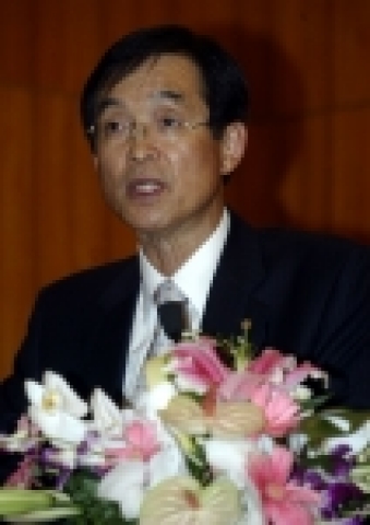 이영탁 증권선물거래소 이사장이 2일 오후 중국 북경 조어대 국빈관에서 해외 상장을 희망하는 중국기업을 대상으로 한 상장설명회에서 인사말을 하고 있다