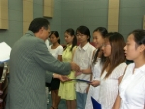 청주대학교 한국어교육센터 2005-1학기 수료식이 8월 3일 11시 청주대 본관 세미나실에서 장준호부총장과 유학생 등이 참석한 가운데 열렸다.