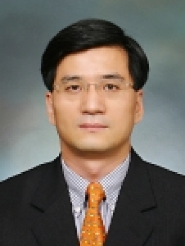 동부증권(대표이사 정종열)은 리서치센터장으로 대우증권에서 뉴욕현지법인장을 역임한 김홍곤(사진, 43세, 金洪坤) 상무를 영입한다고 밝혔다.
