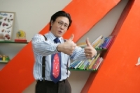 악역 백선생을 연기하는 최민식