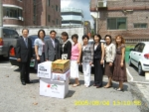 범죄예방위원 의정부지역 여성분과위원회(위원장 우영숙)는 한국갱생보호공단 북부지부 도봉출장소(소장 성낙중)에 부식을 지원하였다.