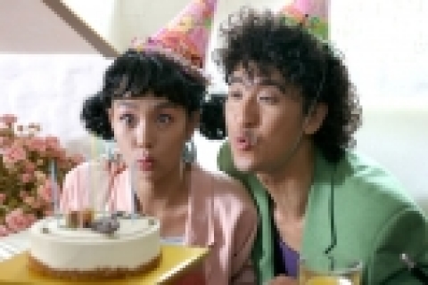가문의 혈통개선을 위해 ‘엘리트 검사 며느리’를 모시려다 가문최대의 위기(危機)를 맞는 백호파의 진퇴양난이 유쾌하게 펼쳐지는 영화 &lt;가문의 위기&gt;