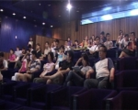 오는 11월 2일 개막하는 아시아나국제단편영화제(안성기 집행위원장, 이하 AISFF2005)가 지난 8월 6-7일과 13-14일, 중국 베이징에서 순회상영전을 성황리에 개최하였다.