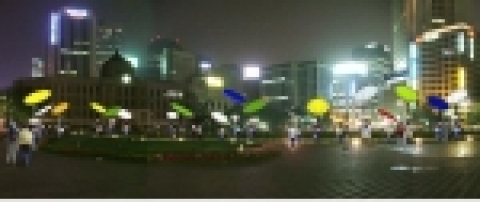 서울시는 서울오페라극장 및 청소년야외음악당 건립을 위해 UIA(국제건축가연맹)를 통해『국제아이디어 설계경기 공모전』 47개국에서 출품된 315 작품에 대하여 『서울광장』에서 수상작 24점에 대하여‘05.8.18 ~ 8.31까지 오페라의 역동적인 리듬을 형상화하여 경쾌하고 밝은 분위기를 연출한 판넬전시를 하여 야간과 비가 오는 경우에도 전시하는 등 24시간 관람이 가능하다.