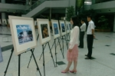 한국수자원공사는 2005. 8.17(수)부터 8.19(금)까지 3일 동안, 정부대전청사 중앙홀에서 ‘찾아가는 물 사진 전시회’를 열고 있다.