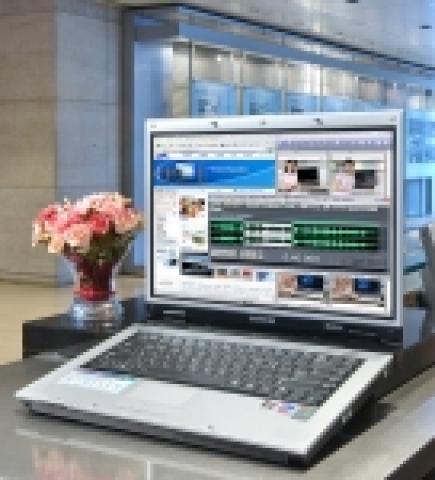 삼성전자가 2006년 디자인을 채용한 보급형 15.4" 와이드 노트북(모델명 센스 R50)을 출시하고 와이드 노트북 시장 공략을 더욱 강화한다고 22일 밝혔다.