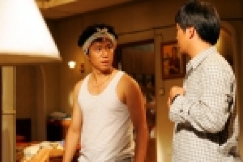 신부감을 찾아 우즈베키스탄으로 떠난 두 시골 노총각의 가슴 떨리는 맞선여행을 그린 영화 <나의 결혼원정기>