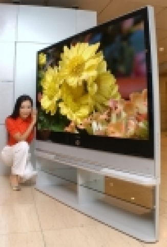 세계 최대의 DLP TV이자 현재 시중에서 시판되고 있는 가장 큰 디지털 TV인 삼성전자 71인치 DLP TV