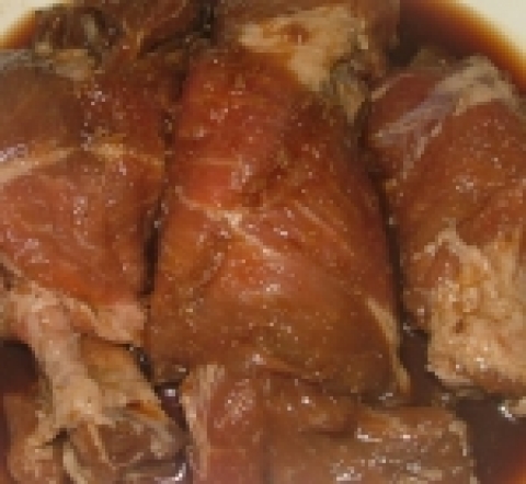 (주) 하진  천년묵은 돼지 체인사업부의 2005년 한가위를 맞이하여 실속형 선물세트를 선보인다. 매장판매용(실물은 사진과 다를 수 있음)