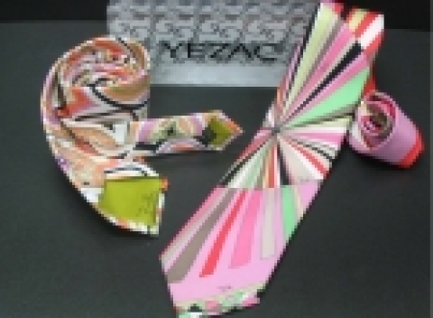 화려한 스타일의 EMILIO PUCCI
