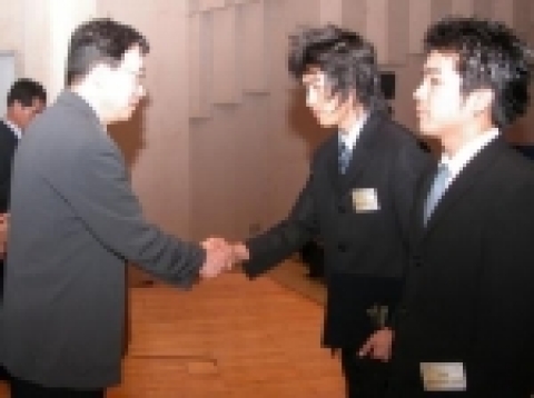 연세대학교 오성진,민용헌,송유섭 학생이 "휴대폰카메라를 응용한 이미지 프로세싱 인터페이스와 관련 어플리케이션"이라는 발표사례로 대상을 차지하였다.