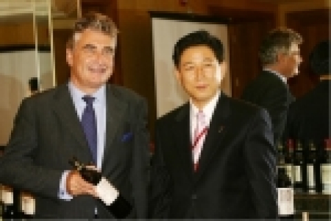 크리스토퍼 살랑(왼쪽), 글로벌 전기표 대표이사(오른쪽)