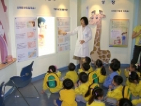 이른바 ‘웰빙’, ‘건강한 삶’에 대한 시민들의 관심이 증대되고 있는 상황에서 시민들의 욕구에 적극적으로 부응하고 있는 부천시의 보건행정이 눈길을 끌고 있다