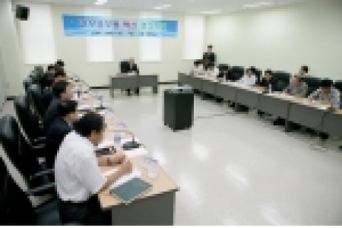 일산서구청은 지난 30일 구청과 동사무소의 5급 이상 간부공무원과 함께 「확대간부회의」를 실시하였다.
