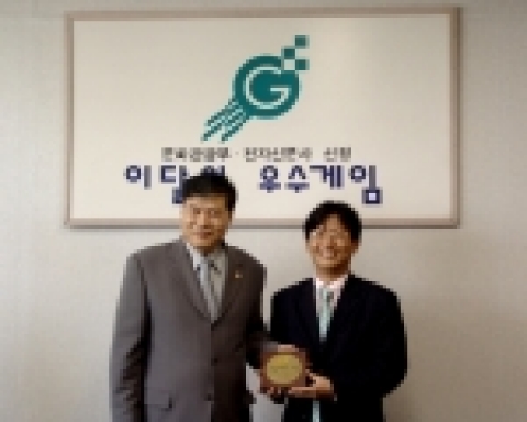네오위즈와 엔틱스소프트가 공동개발한 온라인게임 '요구르팅'이 2005년 8월 이달의 우수게임으로 선정됐다.