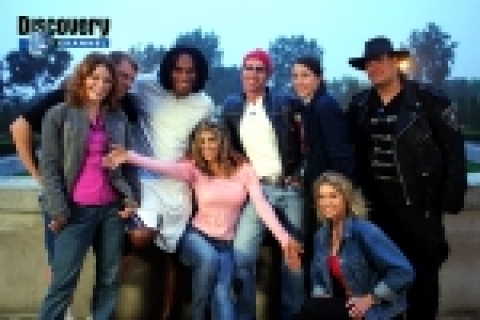 홍팀과 청팀 멤버 Team members (from left) Kelleigh, Mark, Charles, Melissa, Nick, Renata, Michael and TJ (b