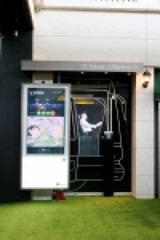 SK텔레콤 U-Zone에서는 여행객들이 안내원의 도움 없이 언제든지 자유롭고 원활한 관람이 가능하다.