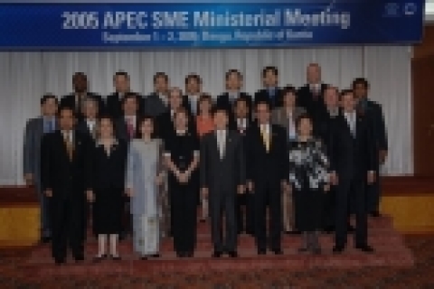 APEC 중소기업 장관회의에 참석한 각국대표 기념촬영