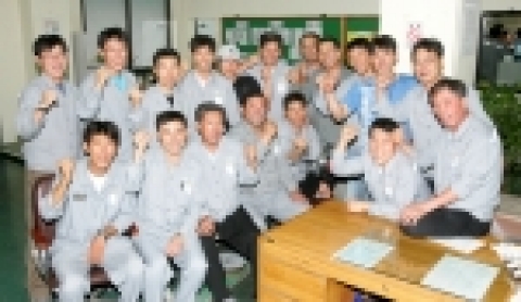 3달만에 참가자 전원이 금연에 성공한 현대중공업 선행도장부 사원들.