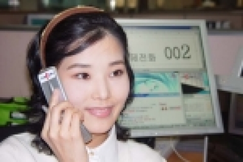 (株)데이콤(代表 鄭弘植 www.dacom.net)은 추석 명절을 맞아 5일부터     “국제전화 002 휴대폰을 열어라 Big Event”와 “웹하드, 가입해 공짜 영화     보고 용량도 펑펑 늘리자” 등 고객 사은행사를 펼친다고 밝혔다.
