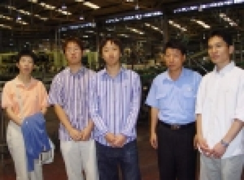 9월 5일 보해장성공장을 방문한 ‘2005 한국바둑리그’ 보해 선수단. 왼쪽부터 루이나웨이 9단, 진동규 2단, 최철한 9단, 보해 최종운 부장, 안조영 9단.
